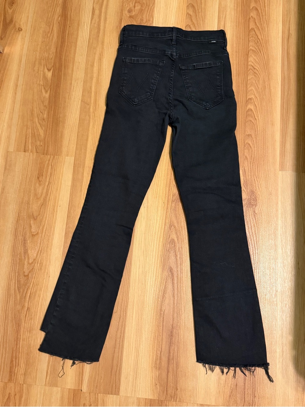 MOTHER the insider crop step Fray black jeans in Not Guilty size 24
